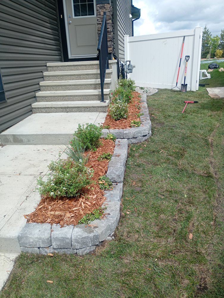 Retaining wall with Garden bed